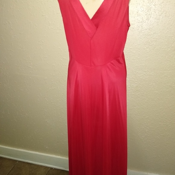 Vintage Vanity Fair V-Neck Maxi NightGown - Picture 4 of 5